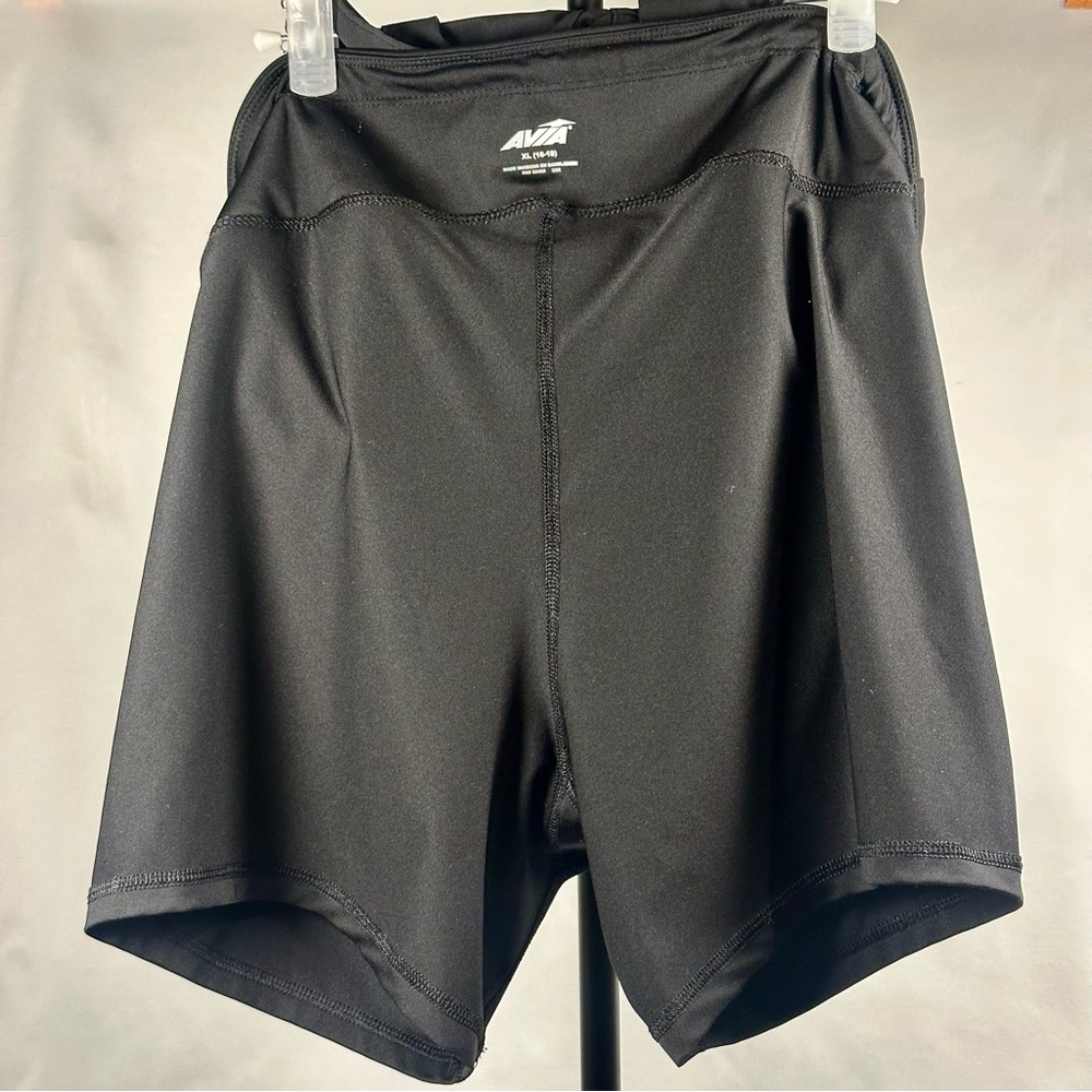 Women’s Adjustable Waist Avia Charcoal Performance Shorts - Picture 8 of 10